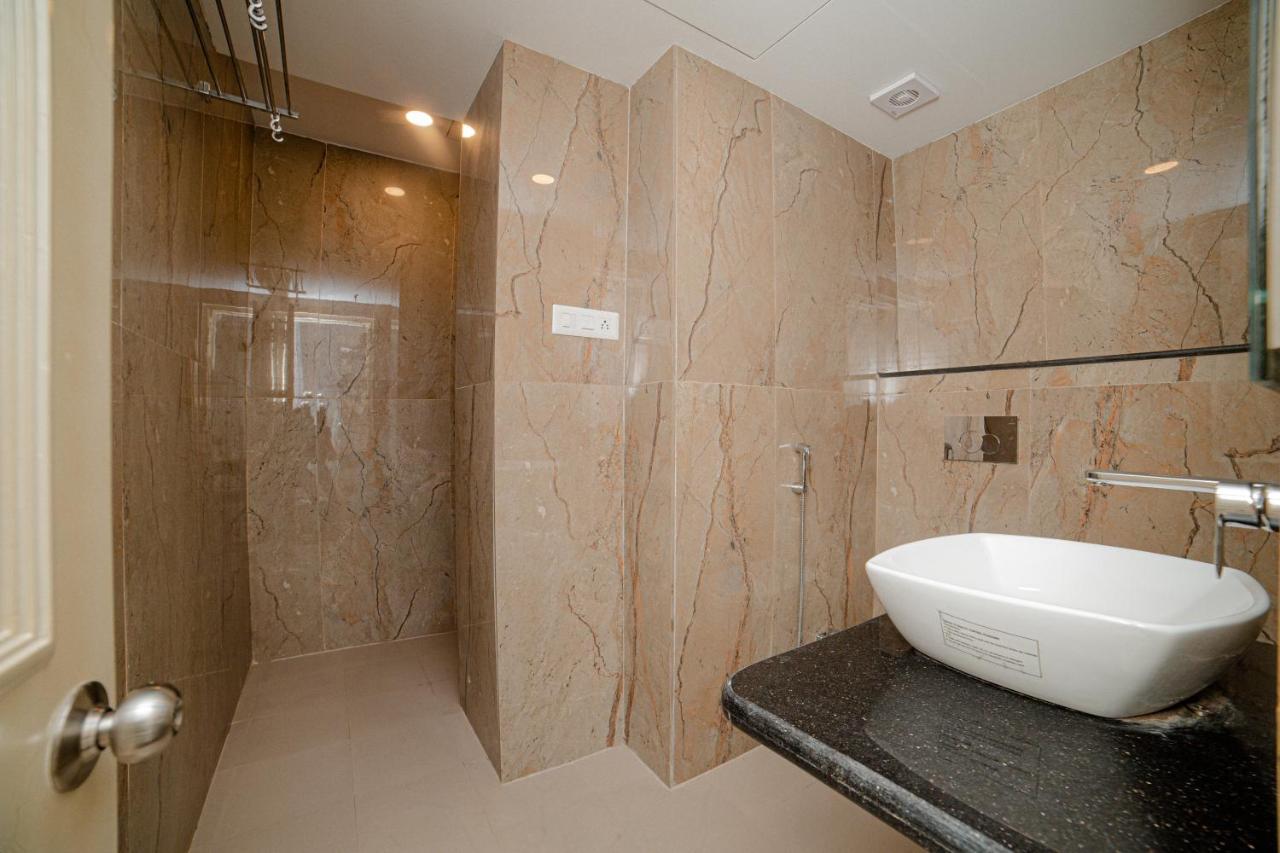 Hotel Pearl Courtyard Waranasi Zewnętrze zdjęcie