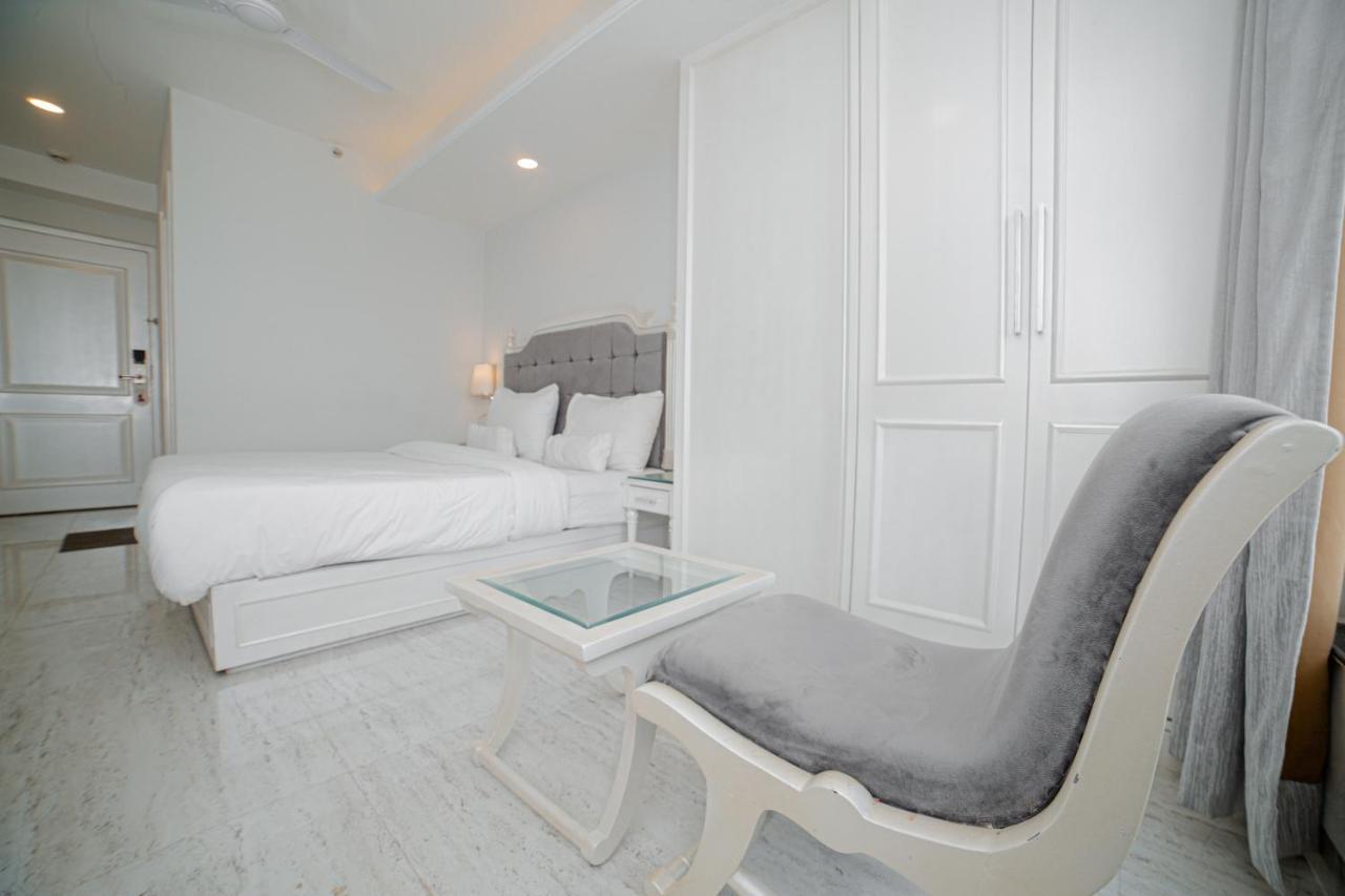 Hotel Pearl Courtyard Waranasi Zewnętrze zdjęcie