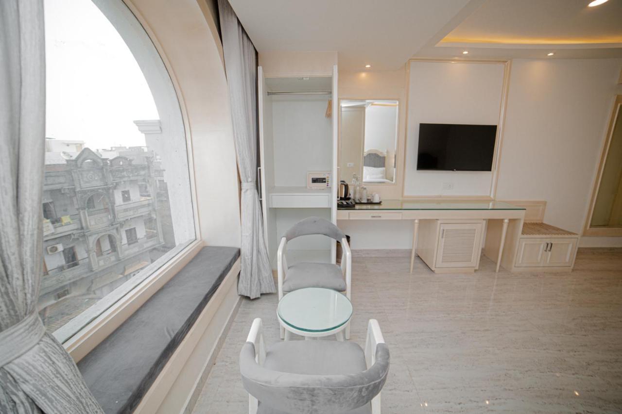 Hotel Pearl Courtyard Waranasi Zewnętrze zdjęcie