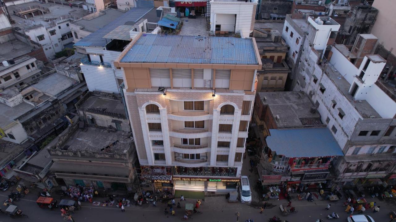 Hotel Pearl Courtyard Waranasi Zewnętrze zdjęcie
